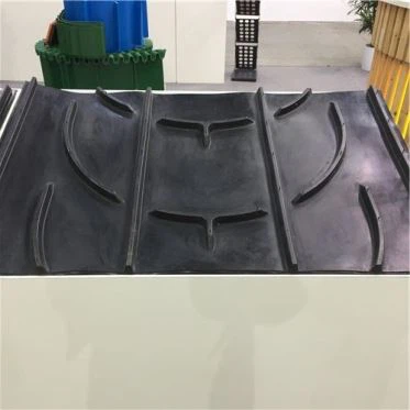 Chevron-Förderbänder mit Stollen