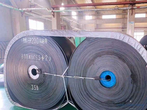 Chevron-Förderband EP200 mit Gewebekern